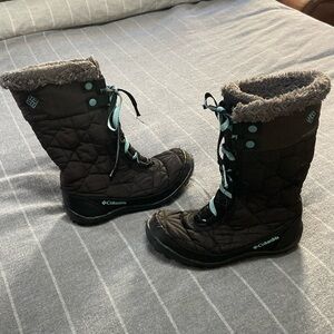 Columbia Kids Waterproof snow boots size 1